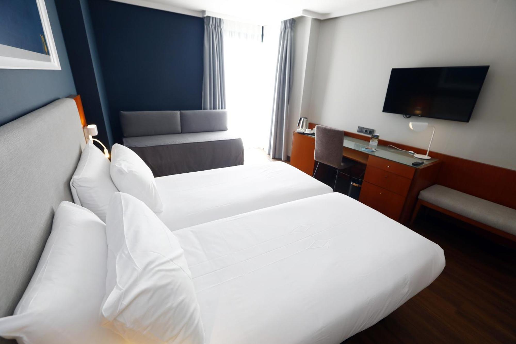 Travelodge Madrid Coslada Aeropuerto Экстерьер фото